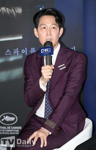 '헌트' 이정재, 영평상 신인감독상 수상 