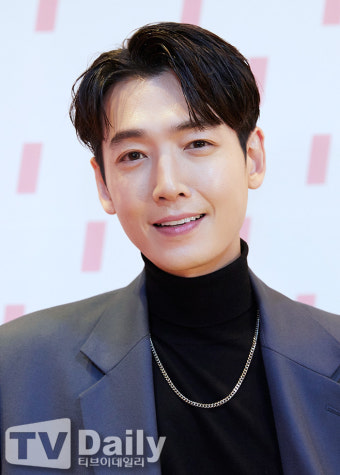 [TD포토] 정경호 '수영이 반한 미소'