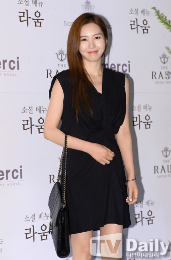 신주아 부친상, 태국인 남편과 귀국…빈소 지킨다