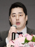 갤럭시아코퍼레이션김포 | [TD포토] 인사말 하는 갤럭시 코퍼레이션 조성해 이사