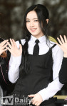 [TD포토] 유니스 엘리시아 어서와 뮤뱅 출근길은 처음이지?