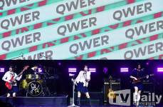 [TD포토] QWER 고민중독 무대