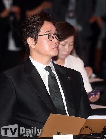 [TD포토] 이수만 기조연설 듣는 유지태
