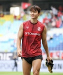 성병 옮긴 K리그 선수 윤주태였다…경남FC 팬들 분노 [이슈&톡]