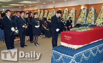[TD포토] ' 故 현철 영결식 엄수'