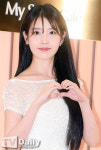 [TD포토] 아이유 심장이 쿵~