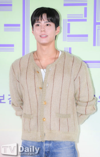 박보검, '굿보이' 액션신 찍다 부상 