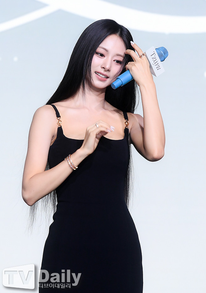 트와이스 쯔위, 데뷔 9년 만에 솔로 활동 도전 어바웃 쯔 앨범 발매 예정