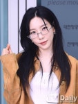 [TD포토] 태연 안경써도 미모는 그대로 