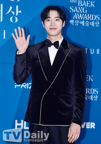 [TD포토] 추영우 '백상예술대상 신인상 수상'