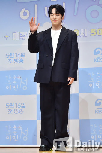 [TD포토] 김정현 '열정 넘치는 가오정 멤버'