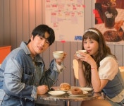 문원과 결혼 앞둔 신지, 상견례설 부인 아직 안 했다 [공식입장]
