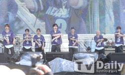 [TD포토] 뉴비트 여수 더위 날리는 무대