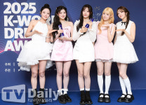 드림피프티서울타워지점 | [TD포토] 피프티피프티 'K 월드 드림 베스트 퍼포먼스상 주인공'
