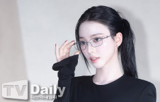 [TD포토] 에스파 카리나 예쁜 과외 선생님