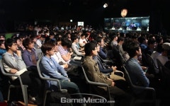 관중들로 꽉 찬 경기장, 월드오브탱크 리그 산뜻한 출발!