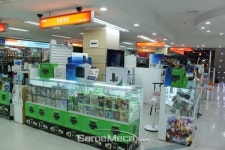 [매장탐방] 9월, 주목 받는 영웅전설 외면 받는 Xbox One
