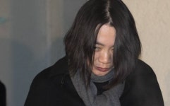 땅콩회항 조현아 항로변경죄로 징역 1년… 6차례 사과문, 진심 사과 아닌 불러준 대로 적어