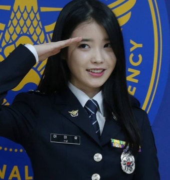 아이유, 어린이날 저소득 가정 아이들 위해 1억원 쾌척