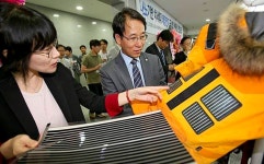 [에너지경제 포토] 이원욱 의원차세대 태양전지  전망은?