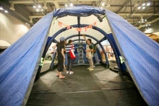 [에너지경제 포토] 1분30초면 자동 설치되는 초대형 텐트...