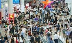 [에너지경제 포토] 휴가 인파 북적이는 인천공항