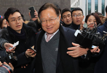 검찰, '대우조선해양 비리 의혹' 송희영 전 조선일보 주필 소환