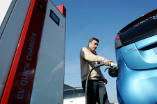 전기차·태양광에 2025년 유가 10달러로 ‘뚝’