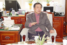 [인터뷰]오산시의회 손정환 의장-개발과 복지가 조화된 오산을 만들겠다.