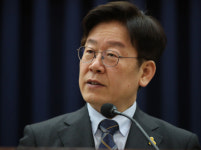 문재인 8주 연속 선두…안희정·황교안↓이재명·안철수↑
