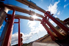 美 송유관업계, 트럼프 미국산 철강 의무사용 강력 반발