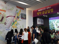 [현장르포| 6·19대책 첫 주말] 고양 향동지구 중흥S-클래스, 청약 조건만 맞으면 꼭 사고 싶죠