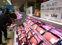 수입 쇠고기는 저렴한 가격…한우는 맛 있어서 먹는다
