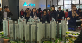 [현장르포] 신안 ‘평택고덕 신안인스빌 시그니처’ 고분양가 논란…공급 과잉도 골칫거리