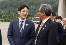[평양 정상회담] '홀홀단신' 평양으로 간 회장님…옆에는 누가?