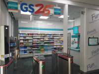 [르포] 상품 다섯 개가 한 번에 스캔·계산 ‘스마트GS25‘