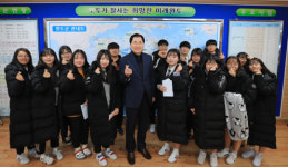 신우철 완도군수, 완도고 학생에 군 미래구상 설명
