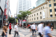 내일부터 서울·경기 술집·뷔페·방판 문닫는다…고위험 시설 영업금지
