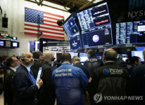 뉴욕 증시, 美 경기 부양책 기대에 소폭 하락 마감