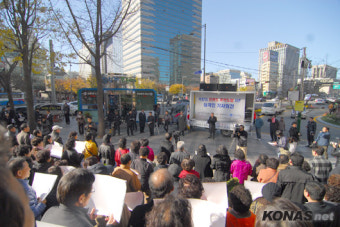 자총, 연평도 해병 격려 및 전사자 추모
