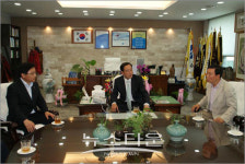 김선교 군수, 당선증 교부받고 본격 업무 돌입