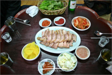 서민들이 즐겨 찾아 가격을 못 올려
