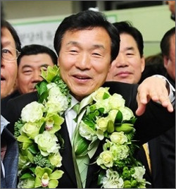 4.2 재보선 결과, 민주당 압승으로 국민의 뜻에 부응하며 현실에 머물러 감사하는 자세 여십시오