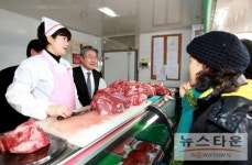 포항시, 한우고기 소비촉진 할인판매행사 큰 호응