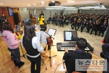 공무원 아침 조회에 “눈이 번쩍~ 귀가 쫑긋~ 말초신경이 아~~!”