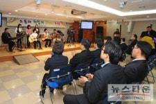 공무원 아침 조회에 “눈이 번쩍~ 귀가 쫑긋~ 말초신경이 아~~!”