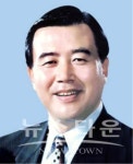 새누리당 홍문표 의원, 자서전 뚝심 출간