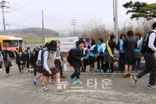 신창중학교,행복한 등교 친구사랑 나눔 행사가져