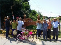 아산시,문작골마을 실개천 정화활동 솟대 세우기 행사 펼쳐