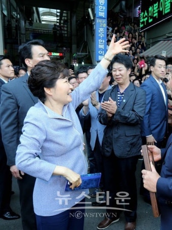 박근혜, 대구 서문시장 방문! 김문수 후보 지지 선언, 보수 결집 촉진 - 선거 바로 전 첫 공개 행보로 평가